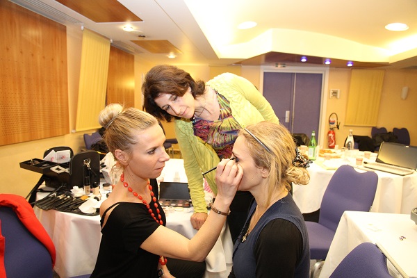 Consseil en image-Formation : cours de maquillage collectif